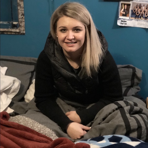 Meet your Posher, Lisa - Picture 4 of 9